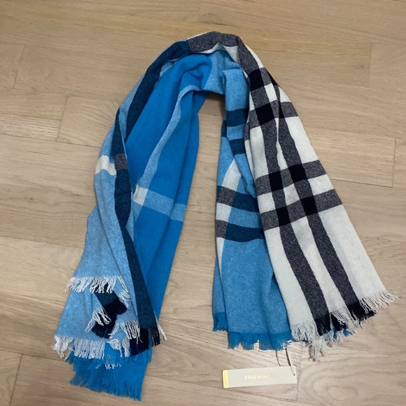 Talbots Italian Scarf / Shawl - Picture 5 of 5